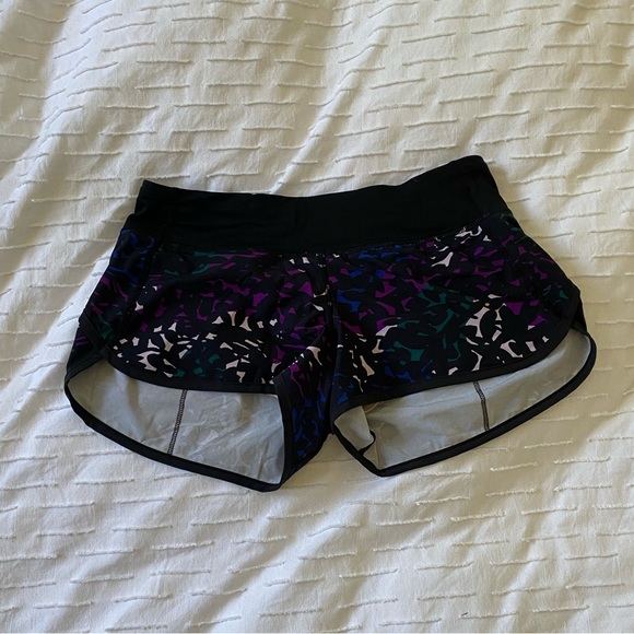 Lululemon Run Speed Up Shorts size 4 with zipper pocket - Picture 4 of 4